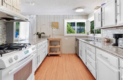 Olympic Hills House | Private rm#D in beautiful house