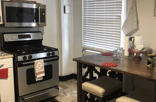 Fells Point Apartment | Private romantic apartment in fellspoint 2min from fellspoint night bars