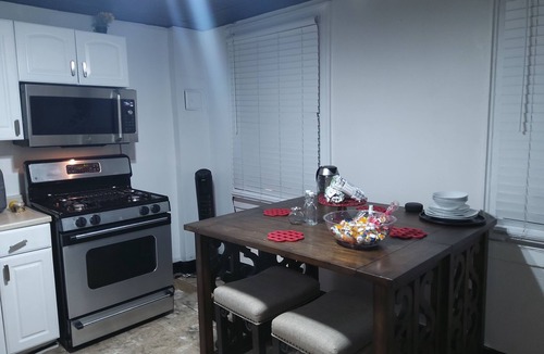 Fells Point Apartment | Private romantic apartment in fellspoint 2min from fellspoint night bars