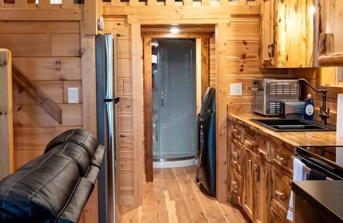 Marshall Cabin | Private Romantic Cabin with Mountain Views and Covered Porch in Arkansas