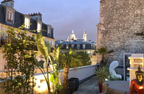 La Celle-sous-Gouzon Apartment | Private Rooftop Jacuzzi