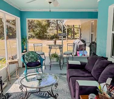 Crystal River House | Private Room at Crystal River Retreat with Salt Water Pool