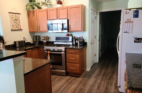 Broomfield House | Private Room & Bathroom & Laundry