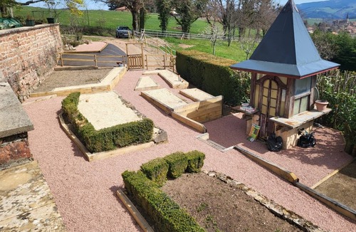 Saint-Just-d'Avray Bed & Breakfast | Private room on 3rd floor