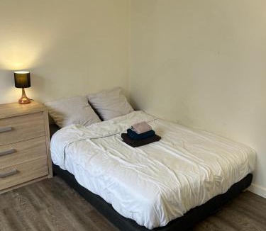 Asnieres-sur-Seine Apartment | Private Room in a Shared Appartment