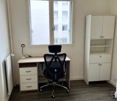 Asnieres-sur-Seine Apartment | Private Room in a Shared Appartment