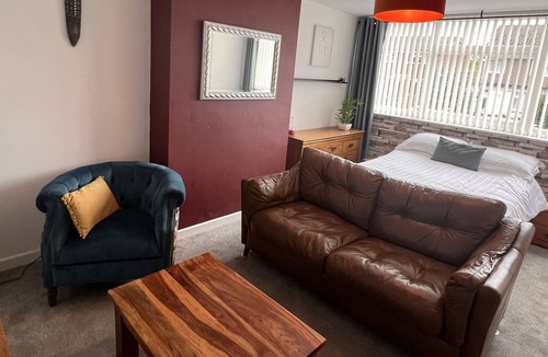 Lichfield House | Private room in a modern shared house