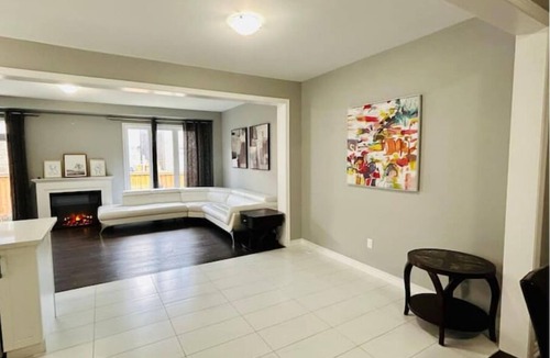 Mount Pleasant Apartment | Private Room in Brampton- Room 4