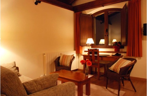 Arbizu Hotel | Private room in charming rural hotel 5
