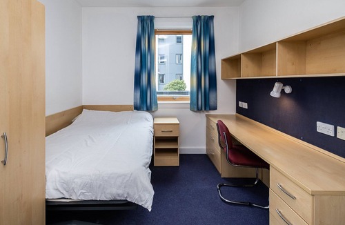 Gillingham Apartment | Private Room In Gillingham