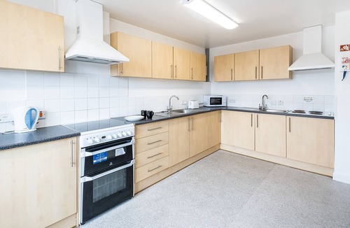 Gillingham Apartment | Private Room In Gillingham