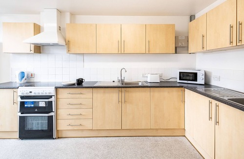 Gillingham Apartment | Private Room In Gillingham