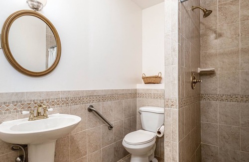 Lancaster House | Private Room in Grand Estate w/ Separate Entrance