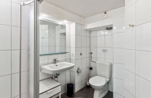 Dietikon District Apartment | Private room in lovely shared property near Zurich