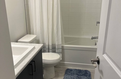 Ottawa Division House | Private Room in Ottawa close to the airport
