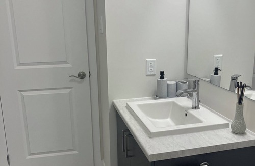Ottawa Division House | Private Room in Ottawa close to the airport
