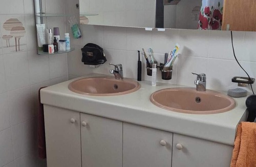 Schupfen Apartment | Private room in quiet semi-detached house