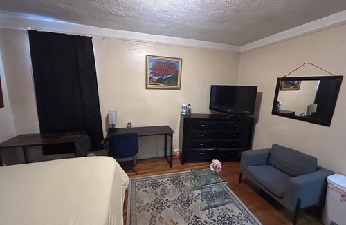 Fleetwood - Concourse Village Apartment | Private room in rental unit in Bronx , New York