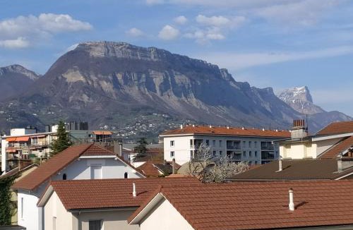 Quartier Exposition-Bajatiere Apartment | Private room in shared apartment