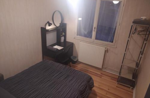 Quartier Exposition-Bajatiere Apartment | Private room in shared apartment