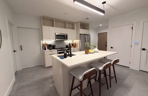 West End Apartment | Private Room in Shared Home – Downtown Austin Nueces St