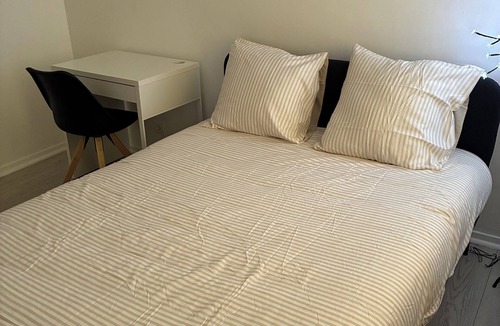 Bron Bed & Breakfast | Private room in shared house - peaceful & warm atmosphere