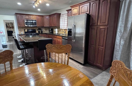 Port Arthur House | Private Room in Spacious 4 BR Home for Professionals