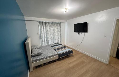 Malton House | Private Room Near Airport D12
