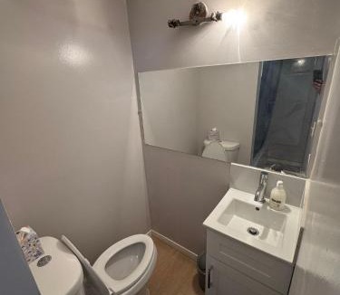 Malton House | Private Room Near Airport D90
