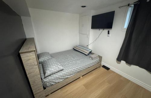 Malton House | Private Room Near Airport D90