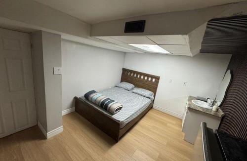 Malton House | Private Room Near Airport D87