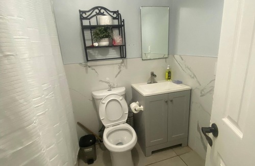 Paterson House | Private room near NYC!