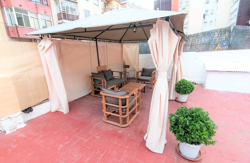 La Maternitat i Sant Ramon Apartment | Private room no. 6 with terrace 200 m2.