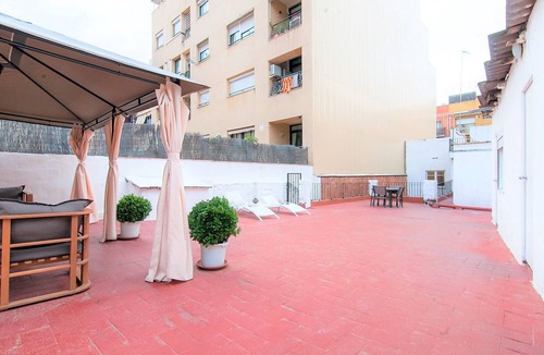La Maternitat i Sant Ramon Apartment | Private room no. 6 with terrace 200 m2.