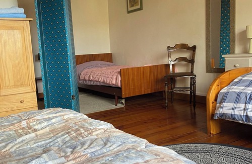 Quirbajou Bed & Breakfast | Private room or dormitory Cathar Trail stage relay fermedeMarithé