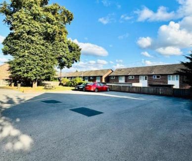 Wakefield Apartment | Private room - Shared Bathroom, Wakefield