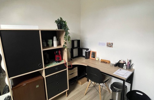 Eragny House | PRIVATE ROOM Sharing In a beautiful house