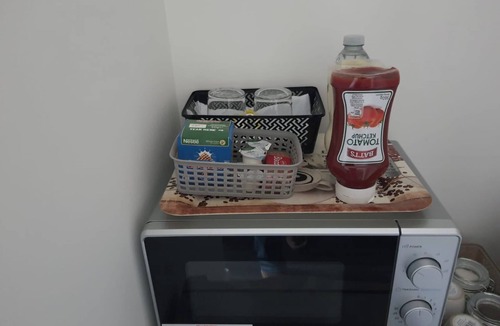 Erdington Apartment | Private Room, Sleeps 2 with Ensuite & Parking