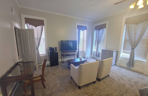 Lafayette Square Apartment | Private room w/living area and private ensuite bathroom