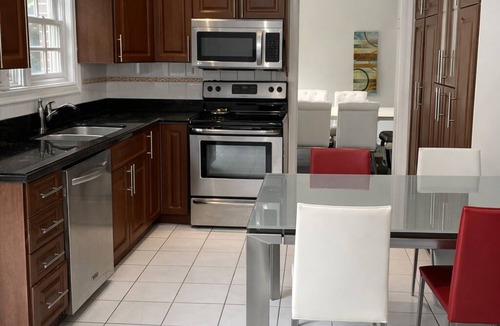 Newtonbrook House | Private Room w/private Ensuite| Shared Home-Yonge &Steeles