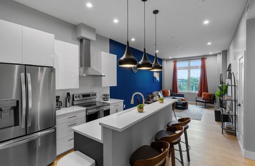 East Somerville Apartment | Private Room w/Shared Bath, near Tufts