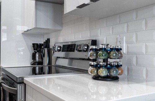 East Somerville Apartment | Private Room w/Shared Bath, near Tufts