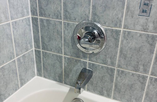 New Tecumseth House | Private room with shared bathroom (5minutos Honda)