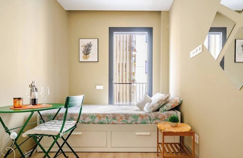El Guinardo Bed & Breakfast | Private Room with A/C & Rooftop