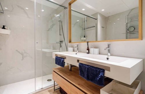 El Guinardo Bed & Breakfast | Private Room with A/C & Rooftop