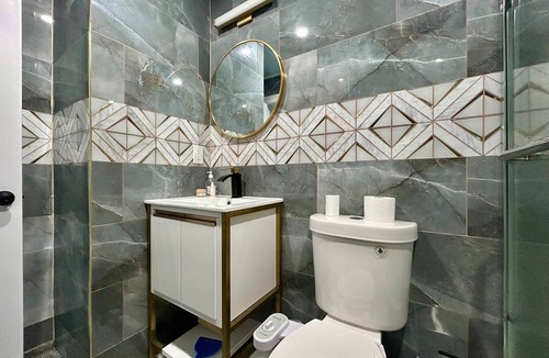 Rochdale House | Private room with attach bathroom near JFK