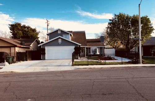 Palmdale Apartment | Private Room with Bathroom