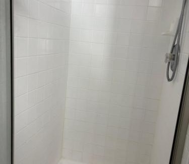 Waldorf House | Private room with bathroom