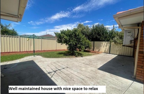 Kings Park House | Private room with kitchen&laundry