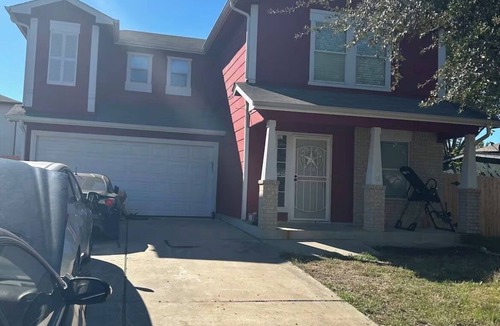 Stoney Ridge House | Private room with shared bathroom in house near Austin Airport and F1 Racetrack